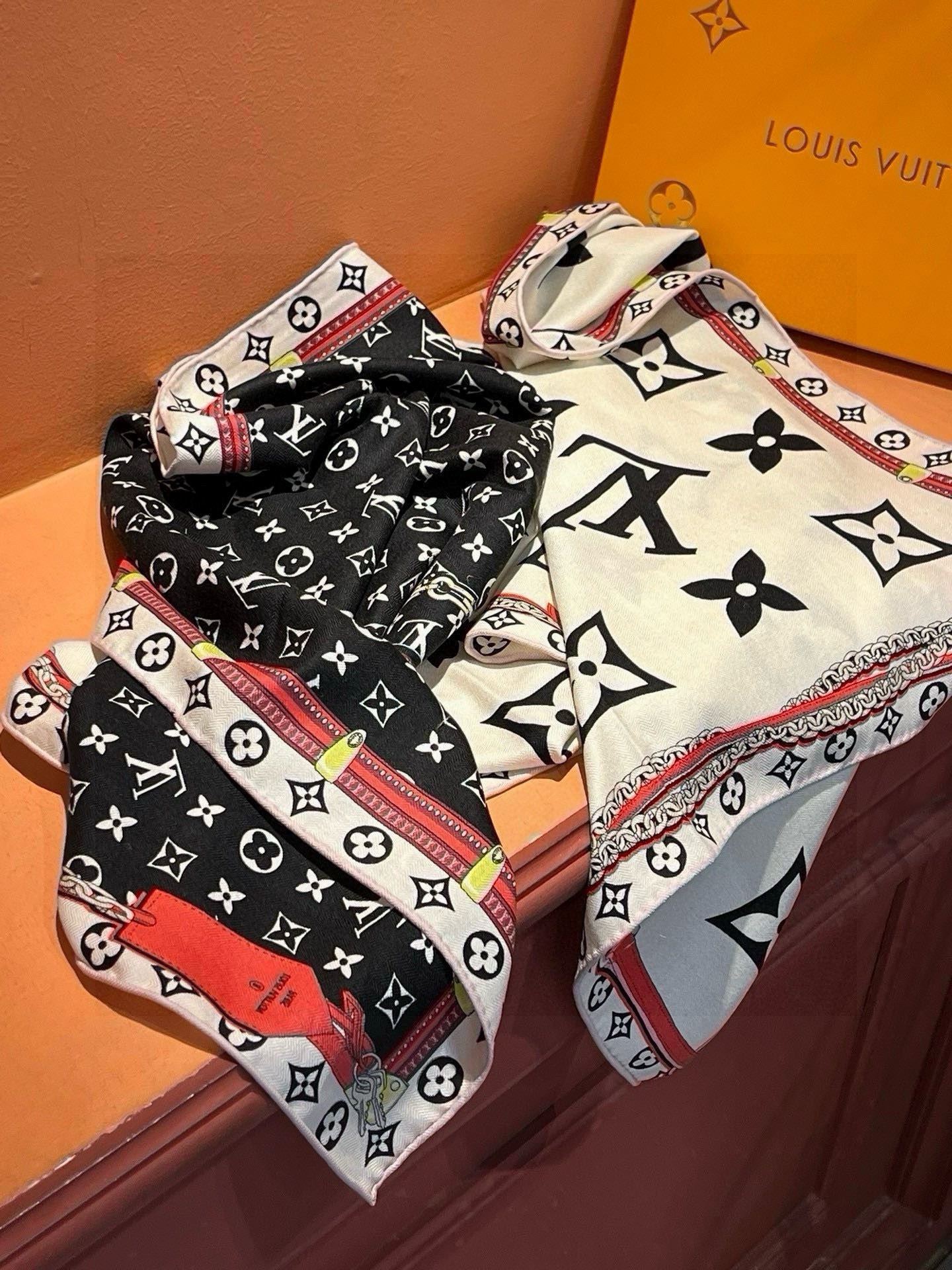 Louis Vuitton Scarf